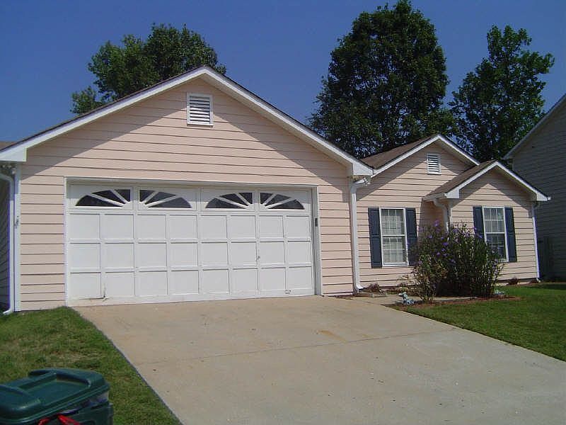 1st image of 414 Shoal Ct