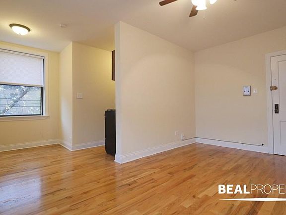 3rd image of 818 W Diversey Ave #G1