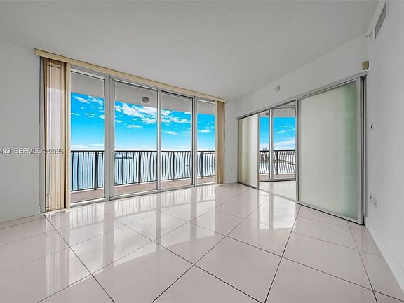 3rd image of 1750 N Bayshore Dr APT 2001