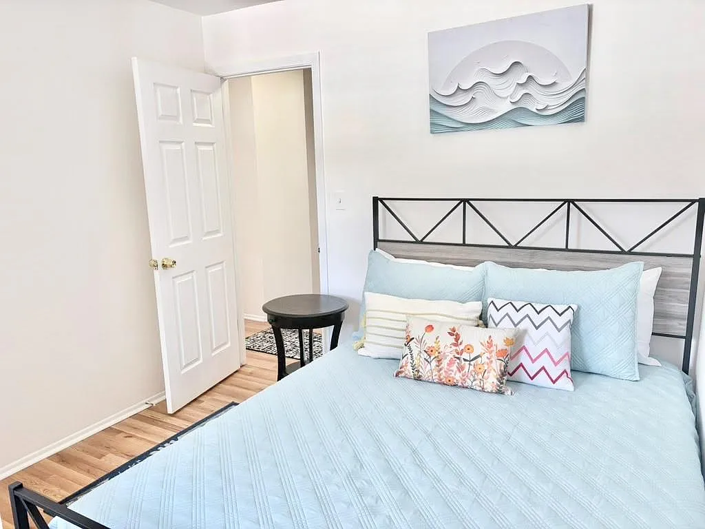 4 bed, 1.5 bath, 1688 sqft, $1,343 — Photo 2