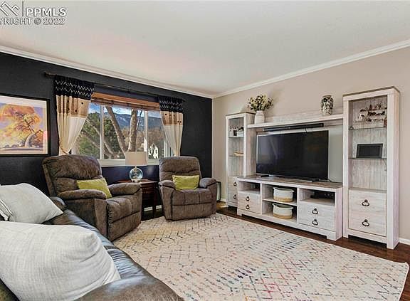 3rd image of 2526 W Dale St