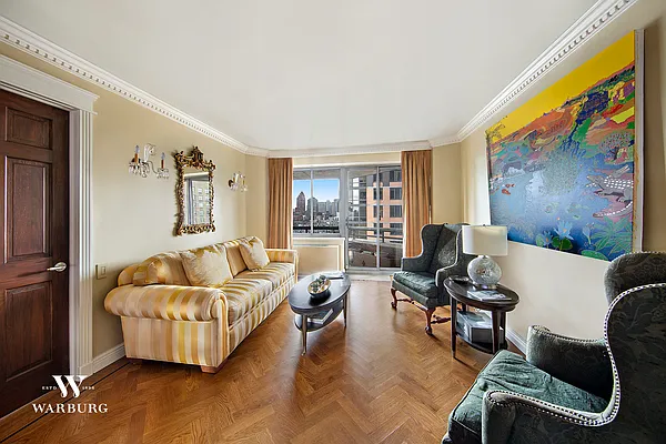 Sold by Warburg | media 4
