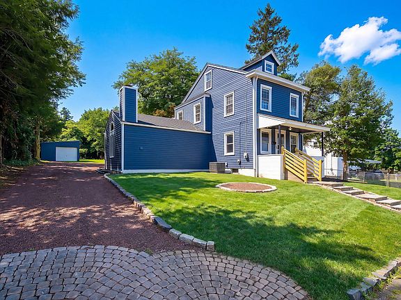 3rd image of 77 Morton Ave