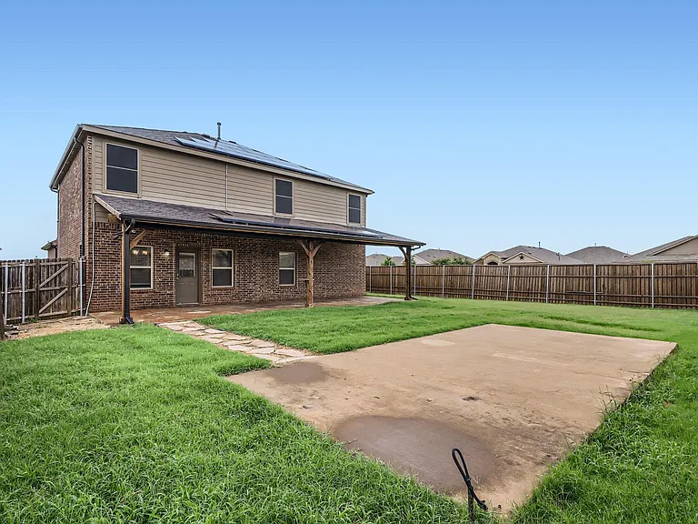 1200 Pampa Grass Dr — Photo 11