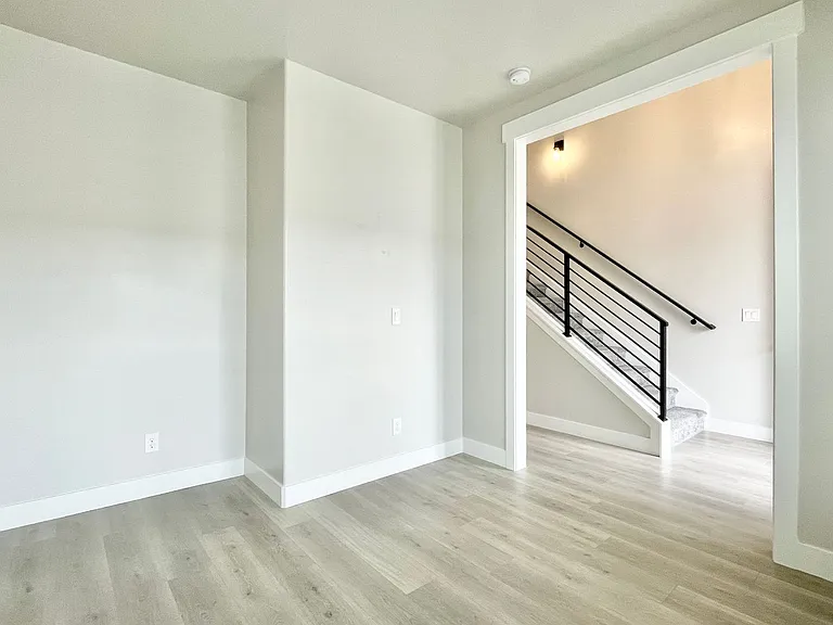 1572 N 3950 W — Photo 4