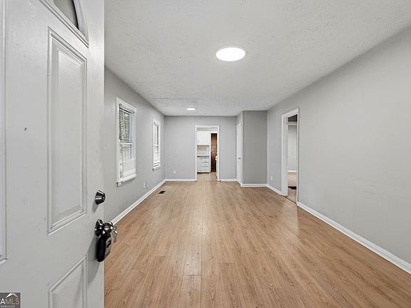 4th image of 178 Meador Way SE