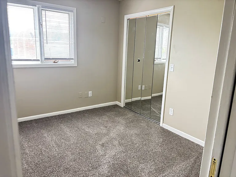 Hillside Apartments — Photo 15