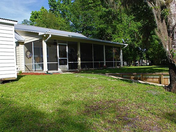 5th image of 297 Tarpon Blvd