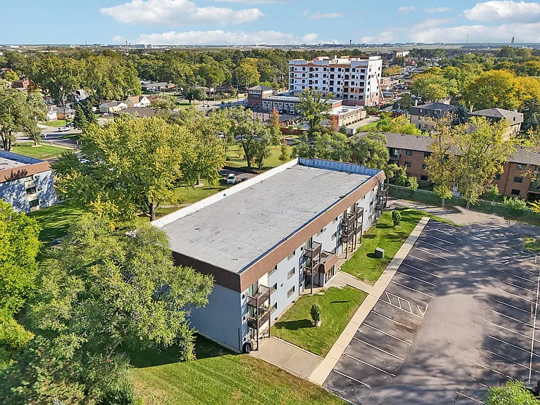 Regents Park Apartments — Photo 20