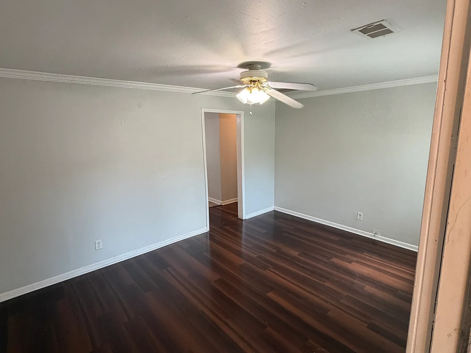 2 bed, 950 sqft, $1,200 — Photo 2