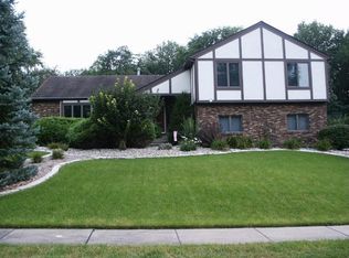 14 Deer Run, Rock Island, IL 61201