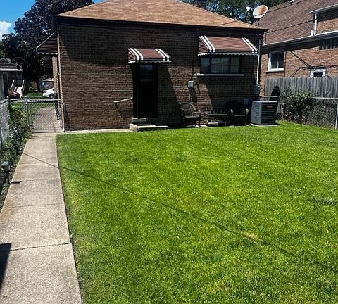 2nd image of 10847 S Avenue B