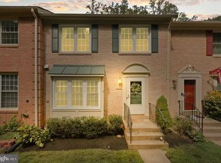 9034 Rosewall Ct, Springfield, VA 22152