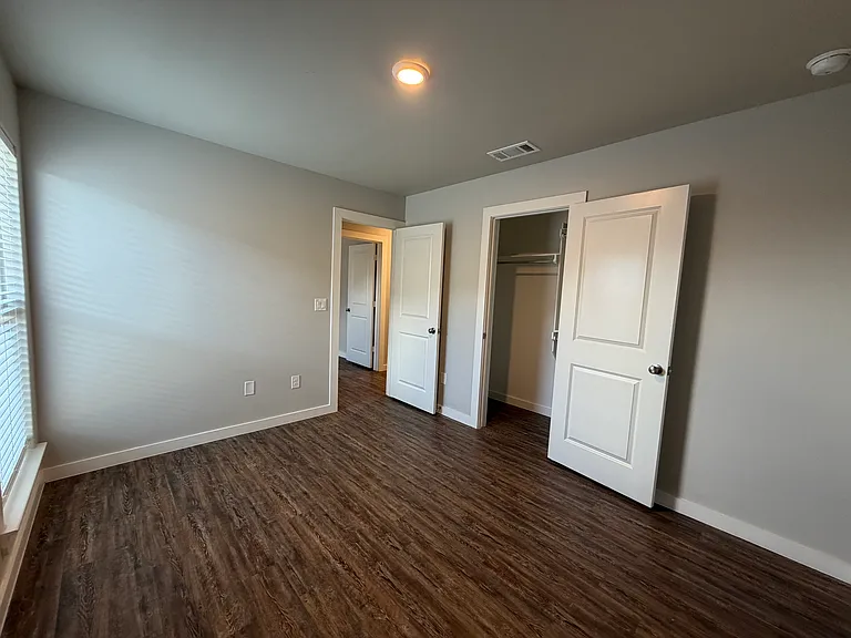2911 Abbeville Ave — Photo 19