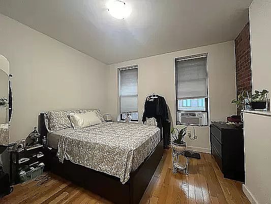 2nd image of 54 Barrow St APT 4A