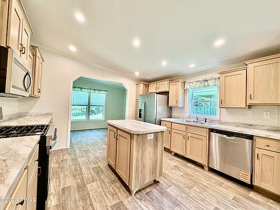 5th image of 115 Rustic Rd