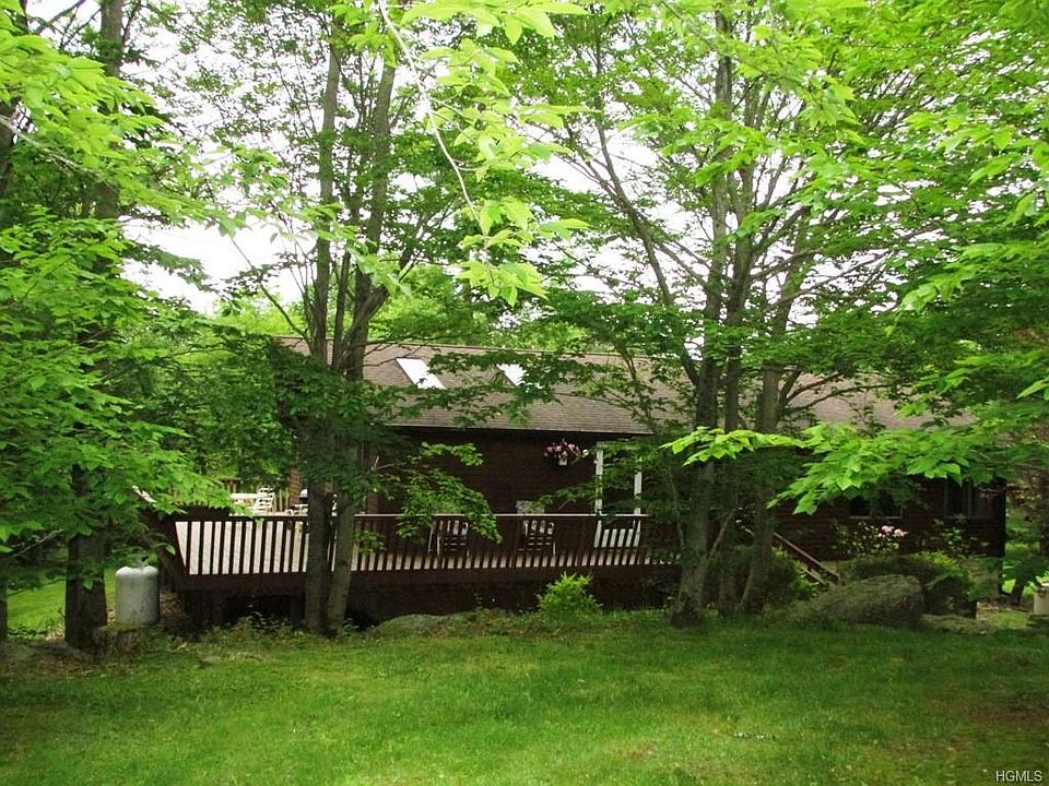 1st image of 74 Lake View Dr