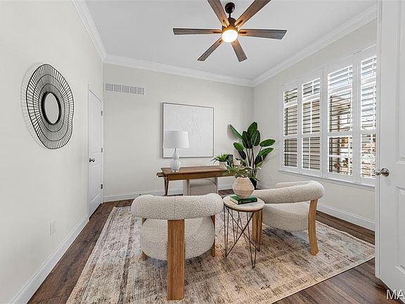 5th image of 402 Knothole Ln