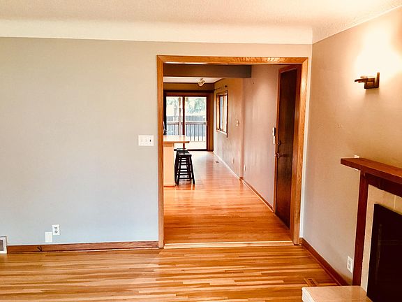 4th image of 2915 Asbury St