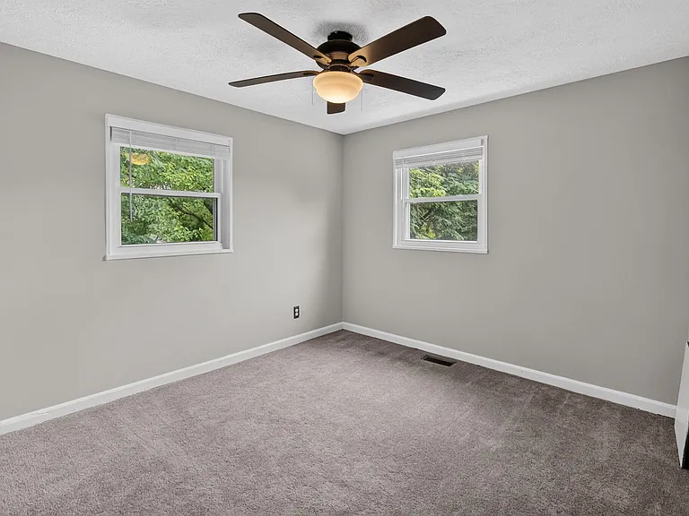 23 Underwood Pl — Photo 9