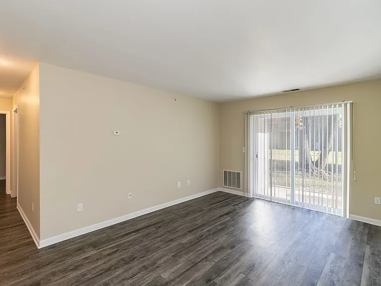 1306 E Miller Road 6114 Beechfield Dr — Photo 15