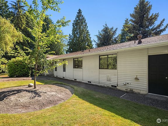 5th image of 10423 NE 145th Street