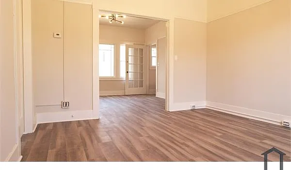 323 E 15th St #325 — Photo 3