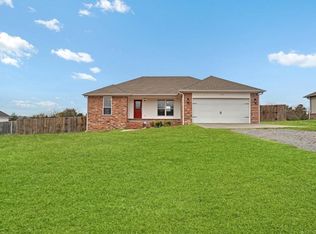 280 Crestpointe Dr, Russellville, AR 72802