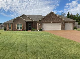 30 Candlelight Cv, Jackson, TN 38305
