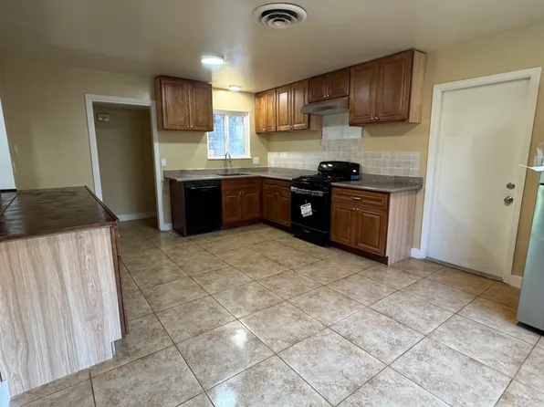 227 E Coronado Way, Tracy, CA 95376