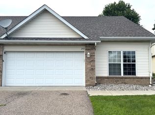 245 Appleblossom Ln E, Shakopee, MN 55379