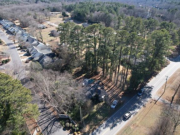 2nd image of 1904 E Calhoun St