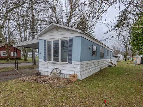 18 Quarry Hill Est, Akron, NY 14001