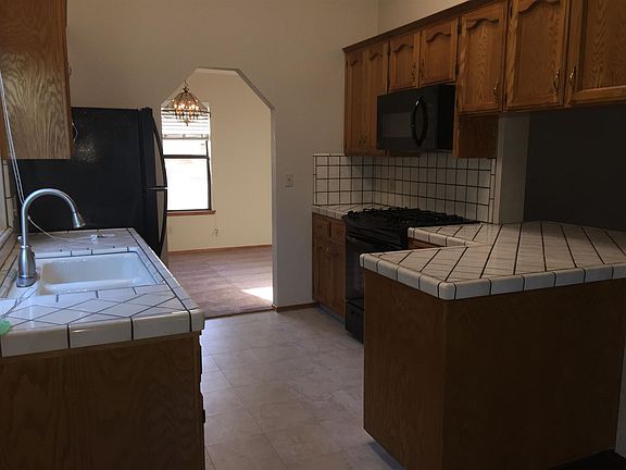 4th image of 306 N Cottonwood St