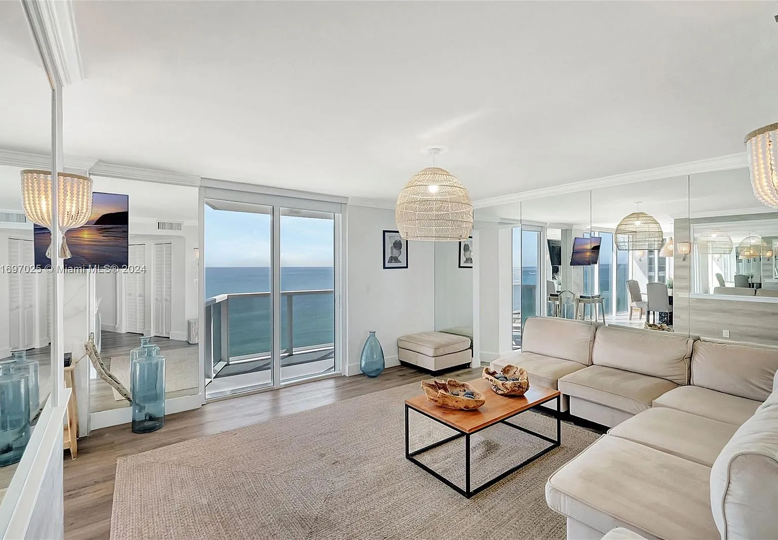 The Riviera Condo — Photo 1