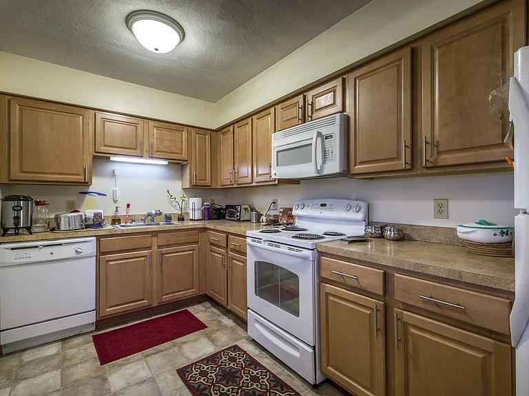 385 Mass Ave Apartments — Photo 6