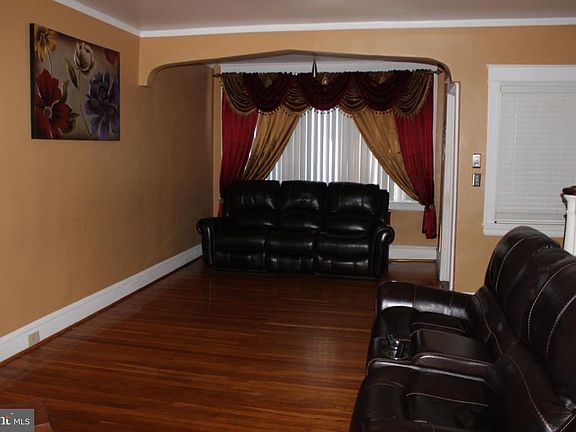 3rd image of 1135 Rosalie St