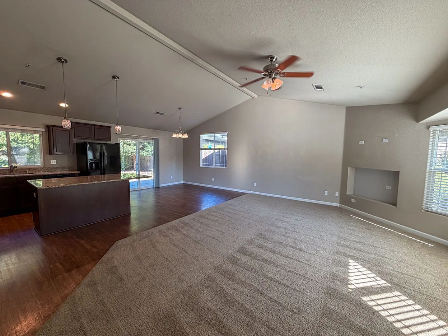 $1000 Move In Special Off First Months Rent. — Photo 2