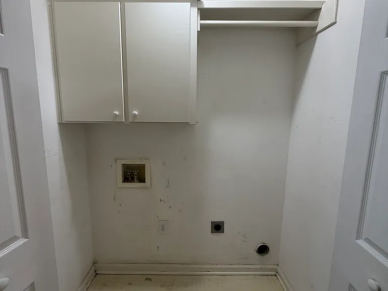 334 W Pointe Dr — Photo 18