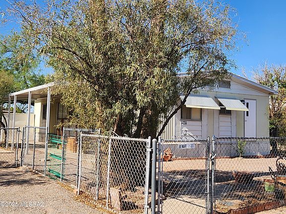 2nd image of 3035 W Carnauba St