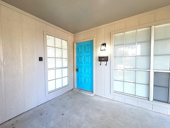 2nd image of 419 Blanco St
