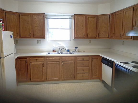 3rd image of 119 Valleyview Ln #1