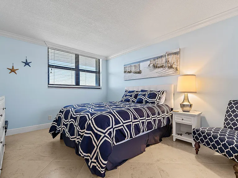 840 Ocean Dr #905 — Photo 25