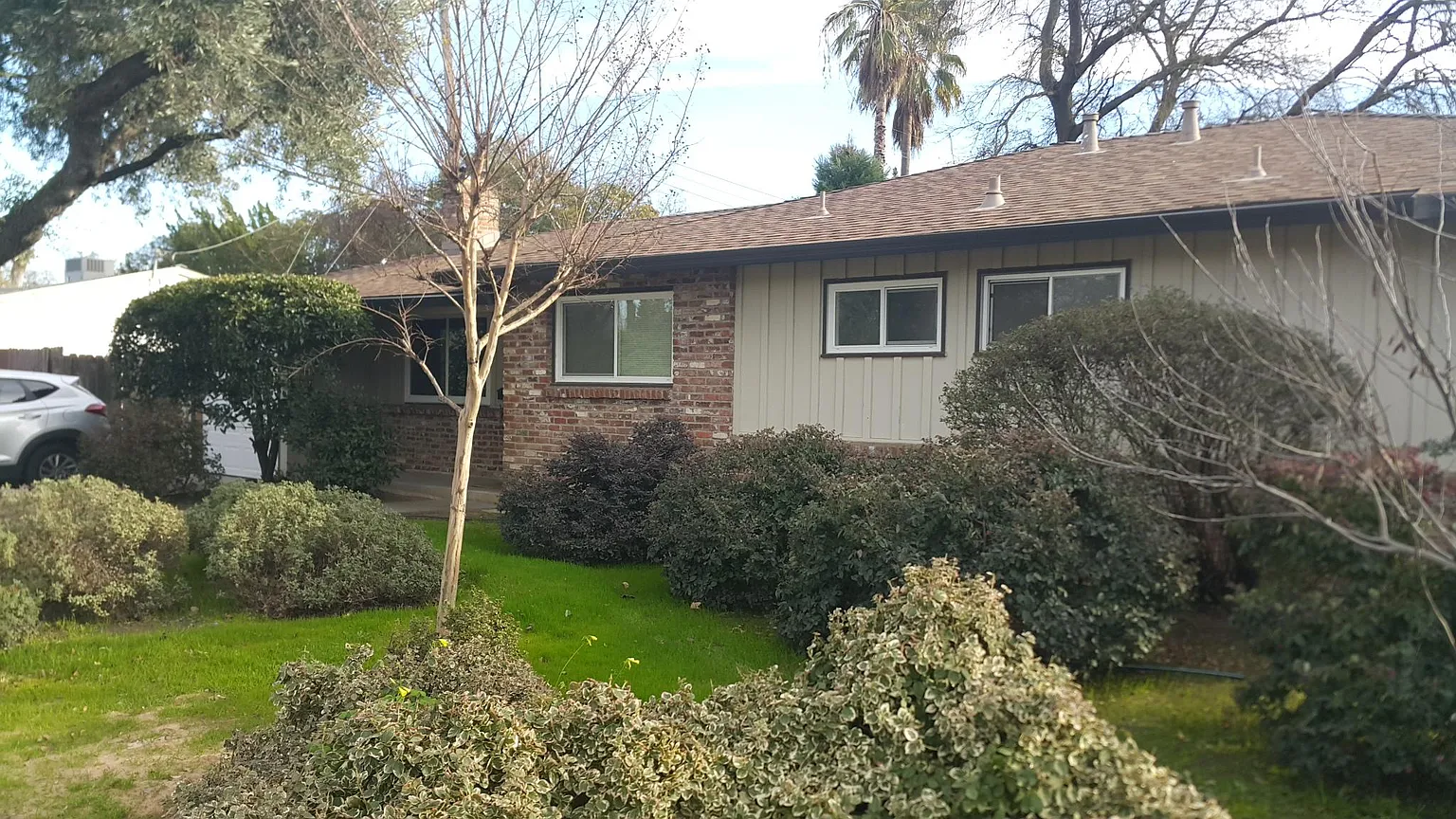 4600 Whitney Ave photo 1