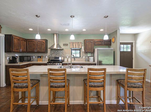 3rd image of 171 Cottonwood Ln