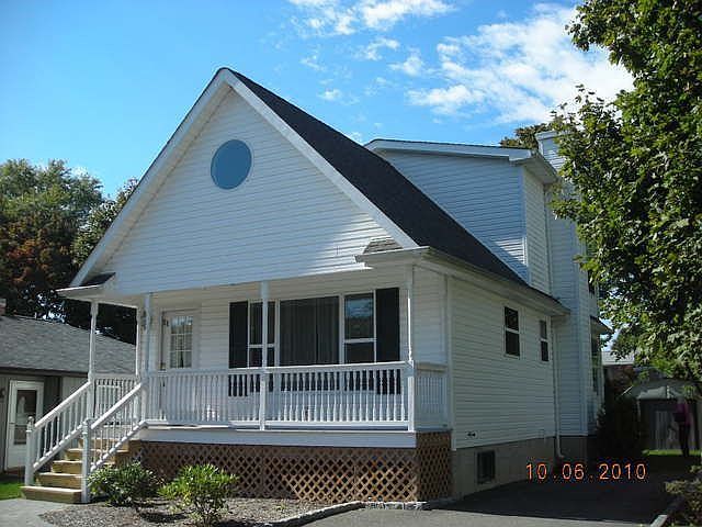 2nd image of 38 Clinton Ave