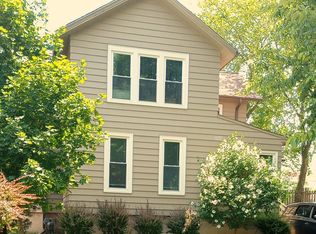 617 Delles Rd #A, Wheaton, IL 60187