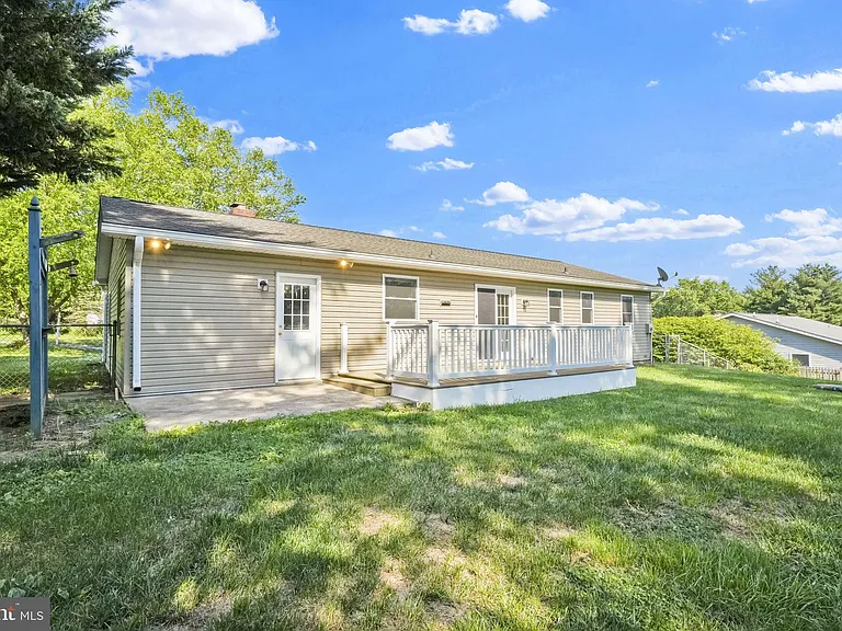 810 Wisteria Dr — Photo 46