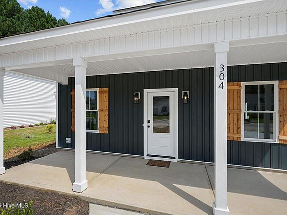 2nd image of 304 S Sycamore Street