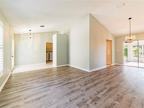 5th image of 39204 Tacoma Dr